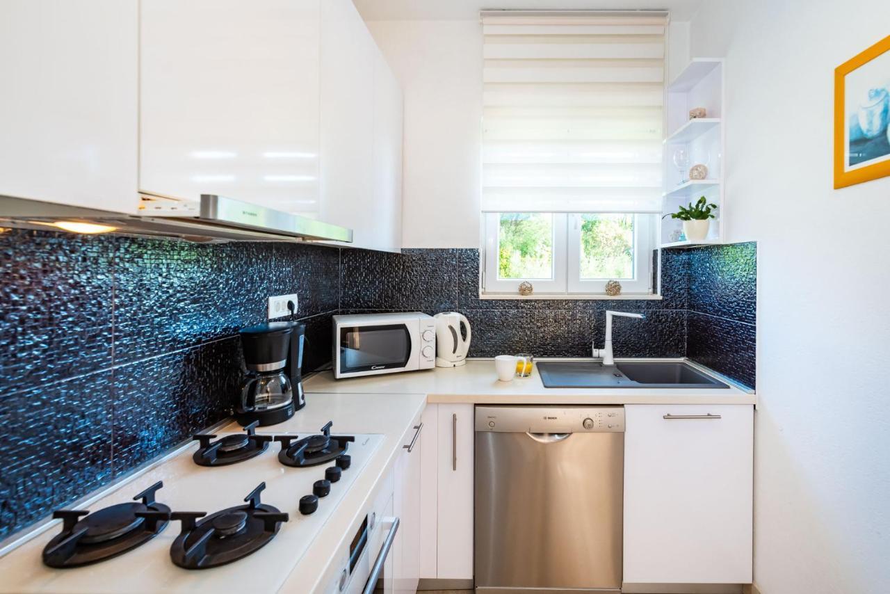 Apartment Maia Lena For Family Ясенице Екстериор снимка