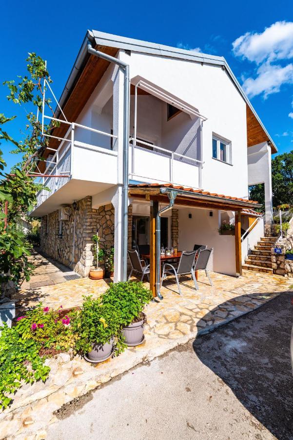 Apartment Maia Lena For Family Ясенице Екстериор снимка